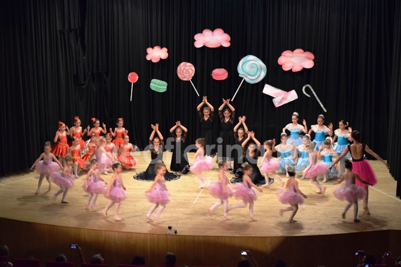 Στη χώρα των ζαχαρωτών» από το τμήμα χορού του ΠΑΣ Φλώρινα (video, pics)