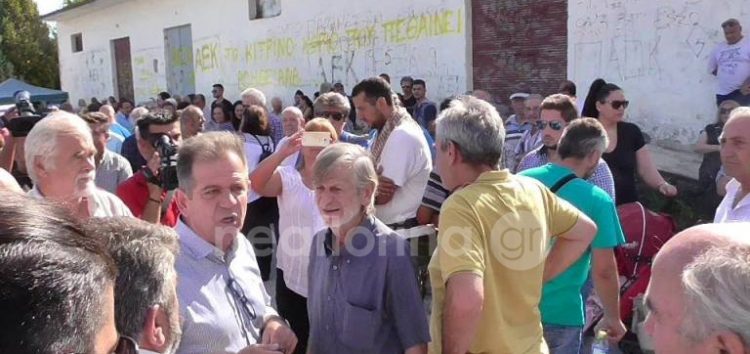 Έντονες διαμαρτυρίες των κατοίκων των Αναργύρων προς τον βουλευτή του ΣΥΡΙΖΑ Κοζάνης Μίμη Δημητριάδη (video)