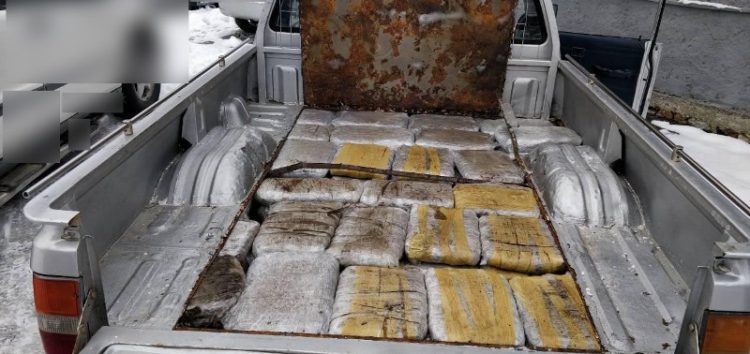 Δύο αλλοδαποί έκρυβαν στην καρότσα 60 κιλά κάνναβης – Συνελήφθησαν στην Κρυσταλλοπηγή (video, pics)