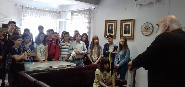 Μαθητές από την Πτολεμαΐδα επισκέφτηκαν το Γηροκομείο Φλώρινας (pics)