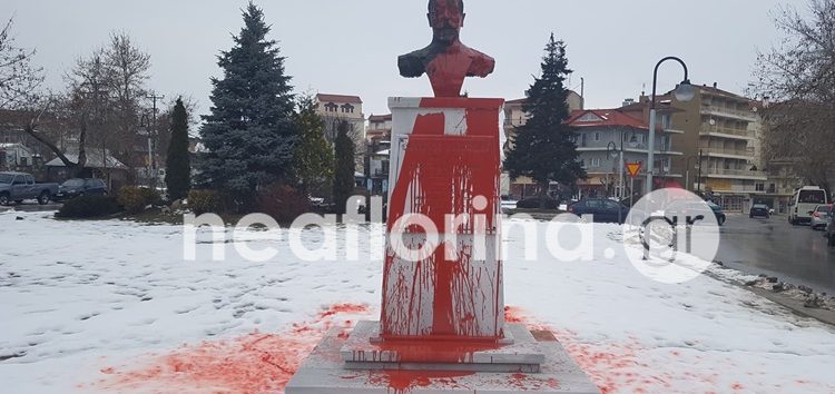 Άγνωστος πέταξε κόκκινη μπογιά στο άγαλμα του Βενιζέλου! (pics)