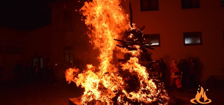 Συνεχίστηκαν χθες, Πέμπτη, οι εκδηλώσεις «Χριστουγεννιάτικες Φωτιές στη Φλώρινα» του δήμου Φλώρινας (pics)