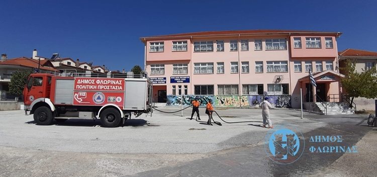Απολυμάνσεις στους εξωτερικούς χώρους των σχολικών μονάδων από τον Δήμο Φλώρινας (pics)