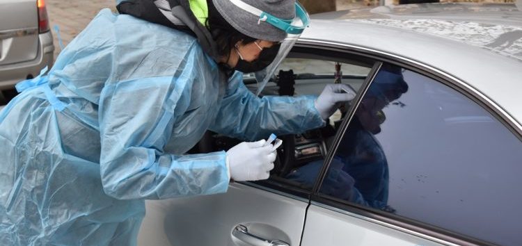 Τα αποτελέσματα των rapid tests μέσα από το αυτοκίνητο που πραγματοποιήθηκαν στη Φλώρινα (pics)
