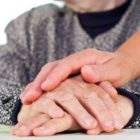 Φύλαξη και φροντίδα ηλικιωμένων