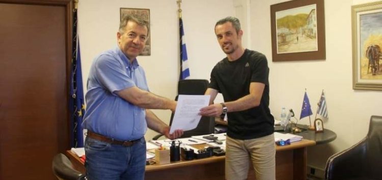 Δωρεά αθλητικού υλικού στον Δήμο Αμυνταίου από τον κ. Βασίλη Δεληγιαννίδη