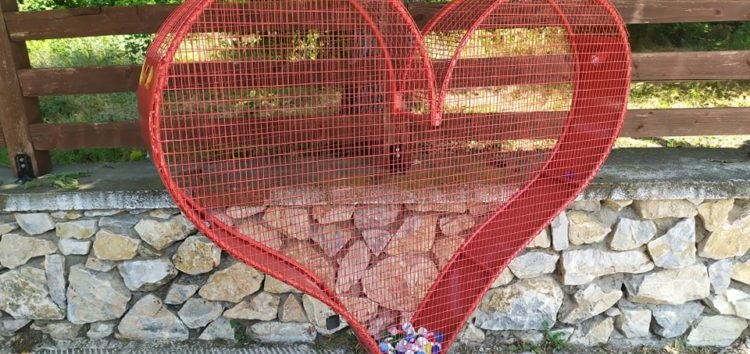 «Καρδιές» συγκέντρωσης πλαστικών καπακιών από τον Δήμο Φλώρινας (pics)