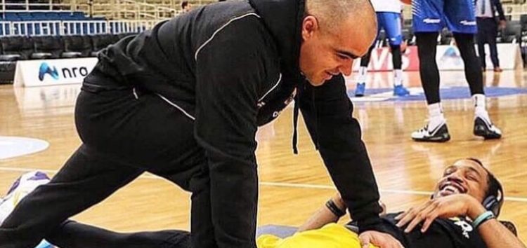 Ο γυμναστής της Εθνικής ομάδας μπάσκετ Νίκος Παπαβασιλείου στη Φλώρινα