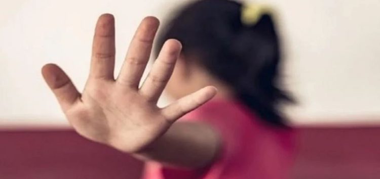 Πώς η σχολική ψυχολόγος «ξετύλιξε το κουβάρι» για τον βιασμό της 12χρονης