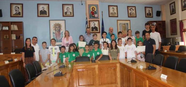 Ο Δήμαρχος Αμυνταίου βράβευσε τις ομάδες ρομποτικής που διακρίθηκαν στον Πανελλήνιο Διαγωνισμό Εκπαιδευτικής Ρομποτικής (pics)