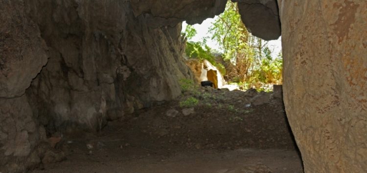 Σαράντα σπήλαια αποκάλυψε η υποχώρηση των υδάτων στη Μεγάλη Πρέσπα