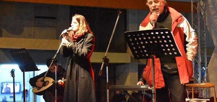 Με λαϊκή βραδιά συνεχίστηκαν οι Χριστουγεννιάτικες εκδηλώσεις του Δήμου Φλώρινας (video, pics)