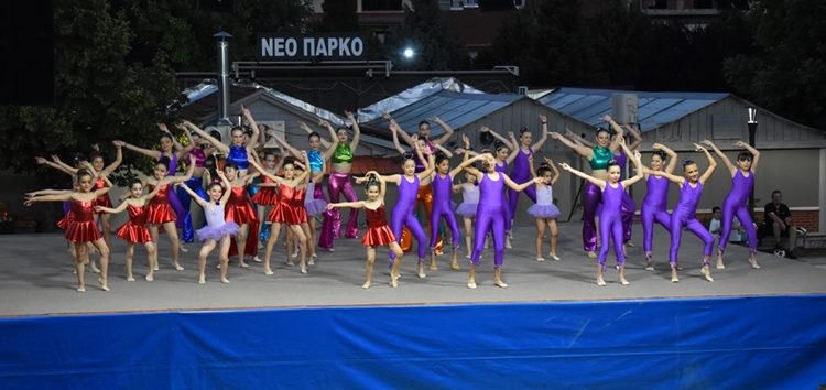 Εντυπωσίασε η εκδήλωση επίδειξης ρυθμικής, γενικής γυμναστικής, σύγχρονου χορού και zumba από τον Δήμο Φλώρινας και την Εύξεινο Λέσχη Φλώρινας (pics)