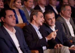 Ο Πρωθυπουργός και Πρόεδρος της Νέας Δημοκρατίας Κυριάκος Μητσοτάκης στην κεντρική ομιλία του νυν και υποψήφιου Περιφερειάρχη Δυτικής Μακεδονίας Γιώργου Κασαπίδη στην Κοζάνη