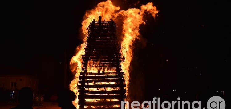Άναψαν και φέτος οι Φωτιές της Φλώρινας – Εντυπωσιακή η συμμετοχή χιλιάδων κατοίκων και επισκεπτών (video, pics)