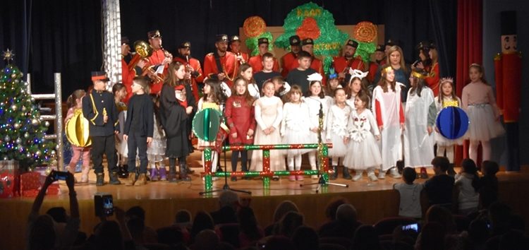 Η παιδική θεατρική παράσταση του ΚΔΑΠ Πειραματικού Δημοτικού Σχολείου (video, pics)