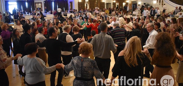 Ο ετήσιος χορός του Συλλόγου Κιουταχειωτών – Μικρασιατών Φλώρινας (video, pics)